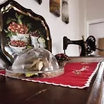 Podere Il Pero Bed & Breakfast 4*