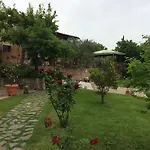 Bed & Breakfast Podere Il Pero 4*