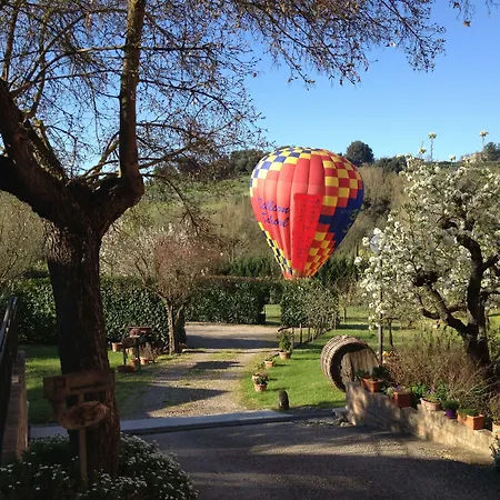 Couette-café Podere Il Pero 4*