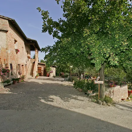 Podere Il Pero Couette-café Sienne