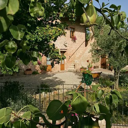 Podere Il Pero 4*