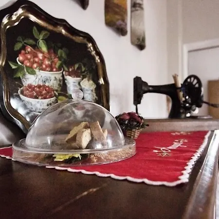 Podere Il Pero Bed & Breakfast 4*