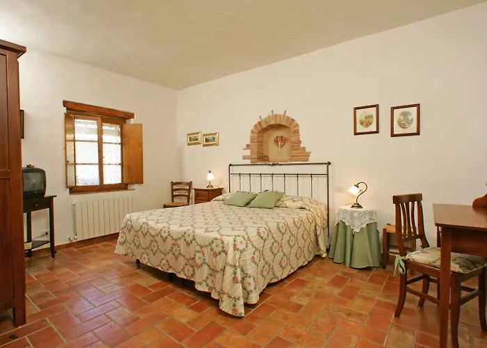 Bed & Breakfast Podere Il Pero 4*