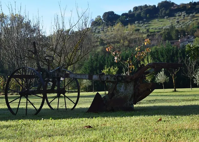 Podere Il Pero Bed & Breakfast 4*